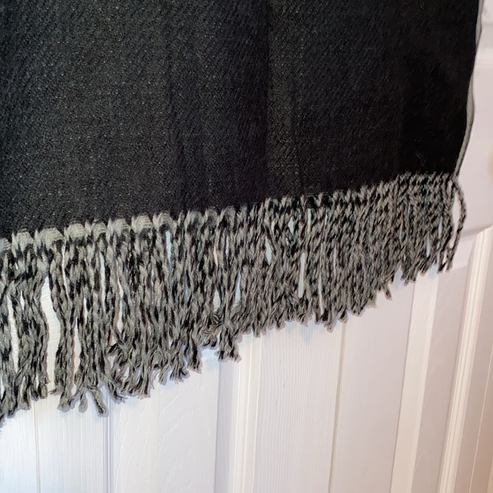 Scarf - Picture 4 of 5